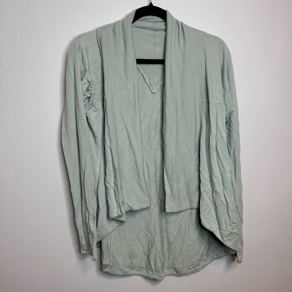 Athleta nirvana wrap long sleeve in opal green - Picture 4 of 11